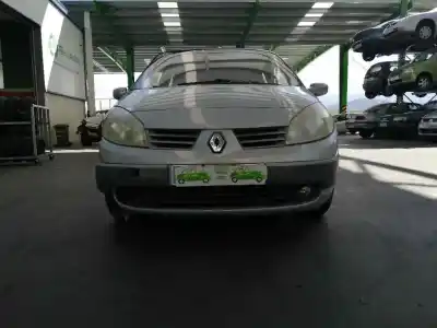 Veículo de Sucata renault scenic ii 1.9 dci diesel do ano 2003 alimentado f9qd8