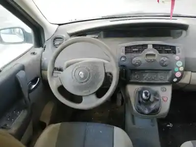 Veículo de Sucata renault scenic ii 1.9 dci diesel do ano 2003 alimentado f9qd8