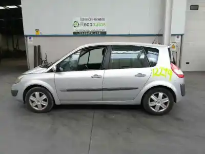 Здавання транспортного засобу RENAULT SCENIC 2 2.0I 16V 135CH MANUAL року 2006 потужний 