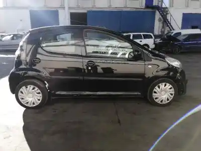 Véhicule à la ferraille citroen c1 sx de l'année 2005 alimenté 8ht