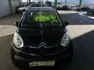 Véhicule à la ferraille citroen c1 sx de l'année 2005 alimenté 8ht