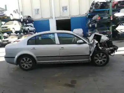 Scrapping Vehicle skoda superb i (3u4) 1.9 tdi of the year 2003 powered awx