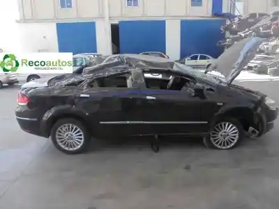 Veículo de Sucata fiat linea (323_, 110_) 1.3 d multijet (323axb11, 323axb1a) do ano 2007 alimentado 199a3000