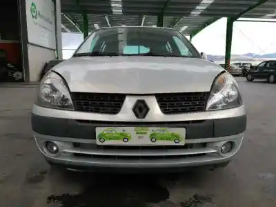 Scrapping Vehicle renault clio ii fase ii (b/cb0) 1.4 16v of the year 2002 powered k4jc710