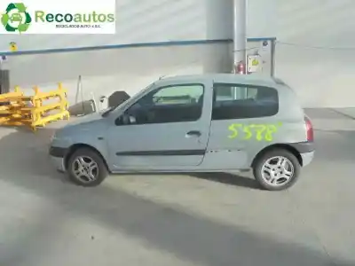 Veicolo di demolizione renault clio ii fase i (b/cbo) 1.2 dell'anno 1999 alimentato d7f d7