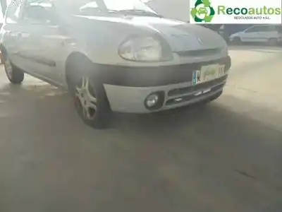 Veicolo di demolizione renault clio ii fase i (b/cbo) 1.2 dell'anno 1999 alimentato d7f d7