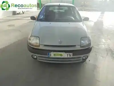Veicolo di demolizione renault clio ii fase i (b/cbo) 1.2 dell'anno 1999 alimentato d7f d7