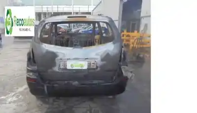 Veículo de Sucata toyota corolla verso (r1) 2.2 d-4d sport do ano 2006 alimentado 2adfhv