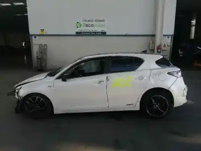 Véhicule à la ferraille LEXUS CT (ZWA10_) 200H (ZWA10_) de l'année 2016 alimenté 2ZR