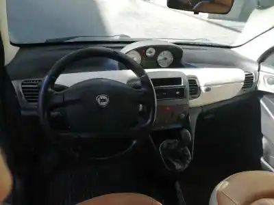 Veicolo di demolizione lancia ypsilon (101) 1.4 16v oro (10.2006->) dell'anno 2003 alimentato 188a1000