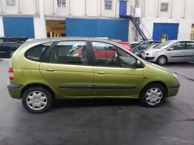 Veicolo di demolizione renault scénic i monospace (ja0/1_, fa0_) 1.9 dti (ja1u) dell'anno 2001 alimentato d/f9q q7