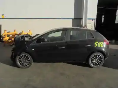 Veicolo di demolizione FIAT BRAVO II (198_) 1.4 (198AXA1B) dell'anno 2007 alimentato 192B2000