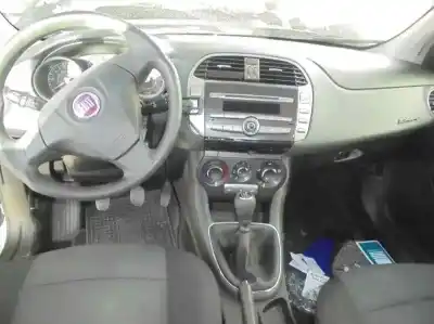 Veicolo di demolizione fiat bravo ii (198_) 1.4 (198axa1b) dell'anno 2007 alimentato 192b2000