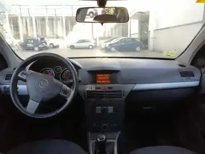 Veicolo di demolizione opel astra h berlina 1.7 16v cdti dell'anno 2006 alimentato z17dth