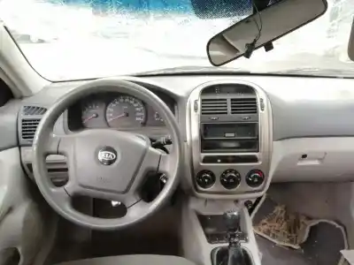 Vehículo de desguace kia cerato 1.6 lx berlina del año 2006 con motor d4fb