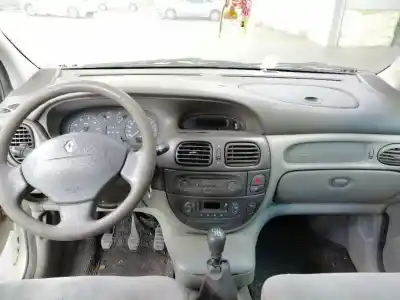 Здавання транспортного засобу renault scenic (ja..) 1.9 dti diesel 80 cv / 59 kw року 2002 потужний d/f9q q7