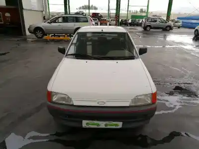 Véhicule à la ferraille ford escort berlina 1.3 de l'année 1991 alimenté jb