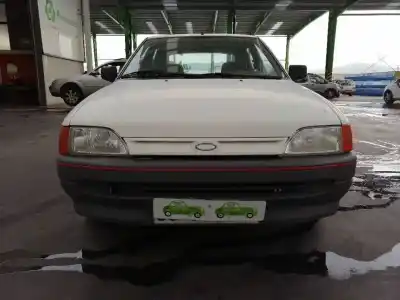 Véhicule à la ferraille ford escort berlina 1.3 de l'année 1991 alimenté jb