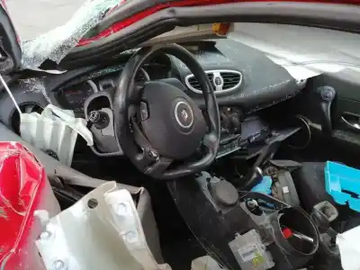 Veículo de Sucata renault clio iii 1.5 dci diesel do ano 2006 alimentado d/k9k m7