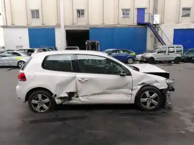 Veicolo di demolizione volkswagen golf vi (5k1) 1.6 tdi dell'anno 2011 alimentato cayb