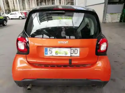 Veículo de Sucata smart fortwo coupe 1.0 cat do ano 2015 alimentado h4da400