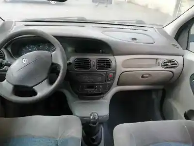 Scrapping Vehicle renault scenic (ja..) 1.9 dci authentique of the year 2003 powered f9qk732