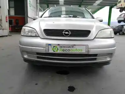 Vehículo de desguace opel astra g berlina club del año 2001 con motor y17dt