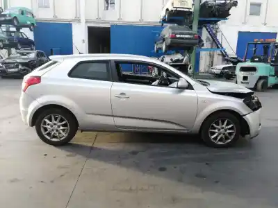 Veículo de Sucata kia cee´d 1.6 crdi cat do ano 2008 alimentado d4fb-u