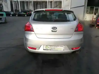 Veículo de Sucata kia cee´d 1.6 crdi cat do ano 2008 alimentado d4fb-u