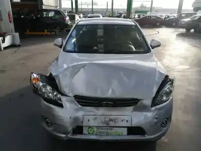 Veículo de Sucata kia cee´d 1.6 crdi cat do ano 2008 alimentado d4fb-u