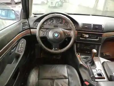 Veículo de Sucata bmw serie 5 berlina (e39) 2.0 16v diesel cat do ano 2002 alimentado 204d1