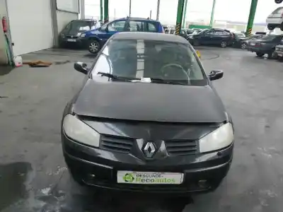 Veículo de Sucata renault   do ano 2003 alimentado f9qb800