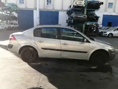 Scrapping Vehicle renault   of the year 2004 powered f9q b8