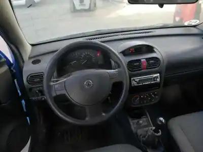 Veicolo di demolizione opel corsa c 1.0 12v dell'anno 2004 alimentato z10xep