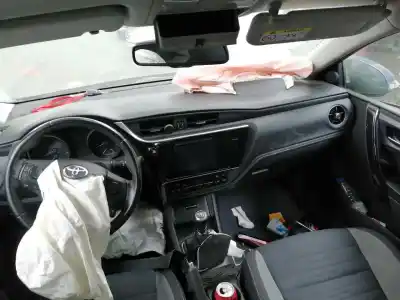 Vehicul casat toyota auris (_e18_) 1.2 (nre185_) al anului 2016 alimentat 8nr