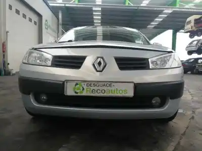 Veículo de Sucata renault   do ano 2004 alimentado f9qb8