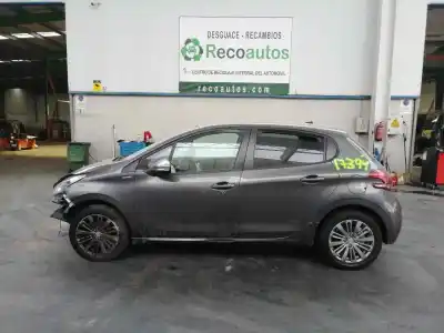 Veículo de Sucata PEUGEOT 208 I (CA_, CC_) 1.2 VTI 82 do ano 2018 alimentado HM05
