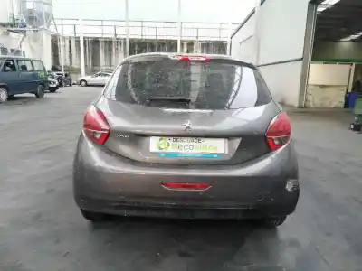 Sloopvoertuig peugeot 208 i (ca_, cc_) 1.2 vti 82 van het jaar 2018 aangedreven hm05