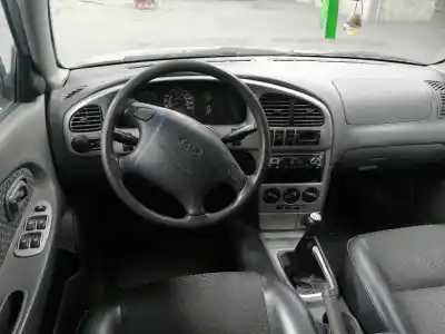 Vehicul casat kia shuma ii 1.6 ls 4 berlina al anului 2002 alimentat s6d