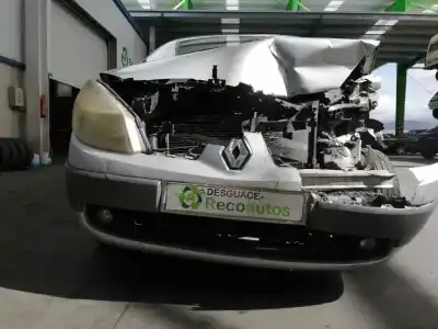 Vehicul casat renault                                            scenic ii                                                                                                                                                                                                                                                  1.9 dci diesel                                                                                                                                                                                                                                             al anului 2006 alimentat f9qe804