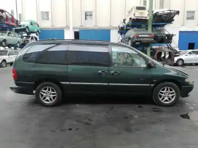 Здавання транспортного засобу chrysler voyager (gs) 3.8 le awd року 2001 потужний 3bl
