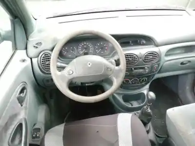 Здавання транспортного засобу renault megane i scenic (ja0) 1.6 року 1997 потужний k7m