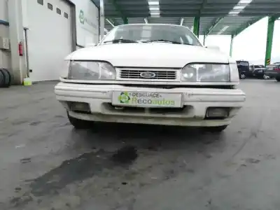 Veicolo di demolizione ford sierra berlina 2.0 dell'anno 1992 alimentato n9a