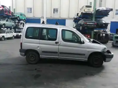 Veículo de Sucata citroen berlingo 1.4 do ano 2002 alimentado kfw