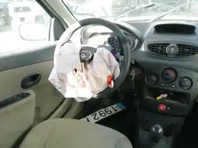 Veículo de Sucata renault clio iii 1.5 dci diesel do ano 2005 alimentado k9km768