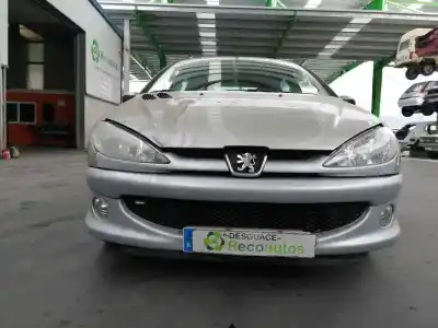 Veicolo di demolizione peugeot 206 berlina 1.4 dell'anno 2004 alimentato kfw