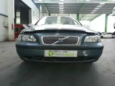 Veículo de Sucata volvo v70 familiar 2.4 d do ano 2001 alimentado d5244t