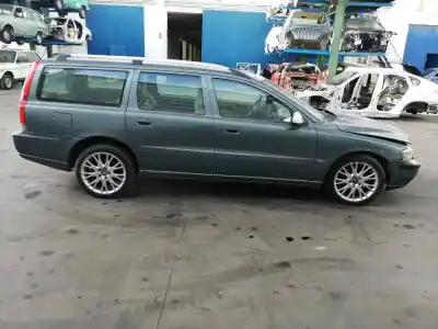 Veículo de Sucata volvo v70 familiar 2.4 d do ano 2001 alimentado d5244t