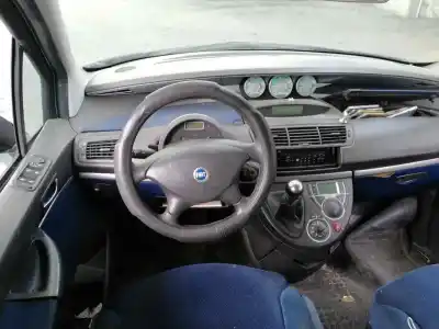 Veículo de Sucata fiat ulysse (179) 2.2 jtd admiral do ano 2004 alimentado 4hw