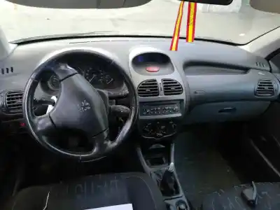 Здавання транспортного засобу peugeot 206 berlina 2.0 hdi cat року 2002 потужний rhy